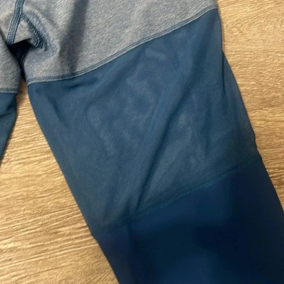 Lululemon Training Tough Crop Legging Teal Size 8 Mesh Detail - Picture 6 of 9